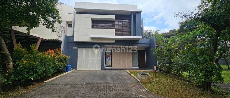 FOR RENT! Rumah The Eminent BSD – Depan Taman, AC & Kitchen Set 1