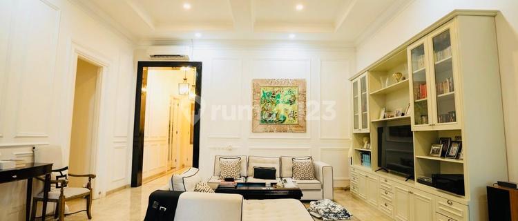 For Sale Elegant Furnished 1-Story House in Kemang. Strategic Location in an Exclusive Neighborhood in South Jakarta. 1