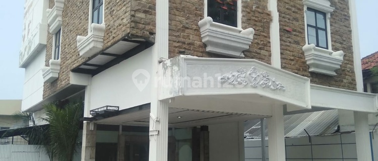 Gedung Daan Mogot Raya Cengkareng Lima Lantai Cocok Buat Kantor 1