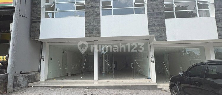 FOR RENT 2 ADJOINED NEWLY BUILT SHOP HOUSES, DALUNG AREA - BADUNG 1