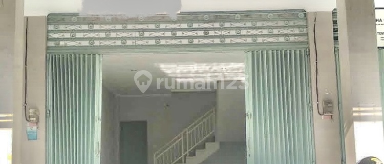 Strategic Shop House on Raya Mahendradatta Denpasar 1