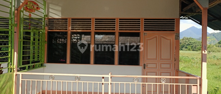 Rumah 1Lt  JL.Kalimantan Kota Singkawang 1