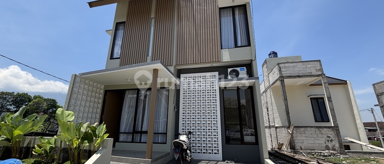 New 3-Story Affordable Villa in Batu City, Negotiable Price 1