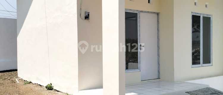 Affordable Price Minimalist House with Spacious Yard at Teras Bali Semarang 1