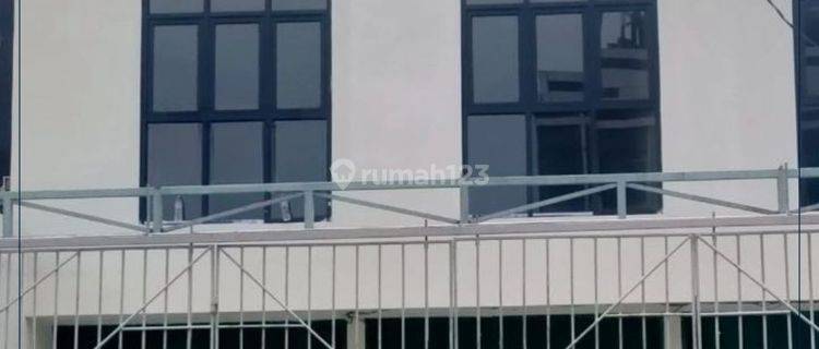 Disewakan Ruko Baru Di Kemanggisan Luas 60m2 Hanya 165jt/thn!! 2 Lantai - Ada.3 Ruko - Jakbar 1