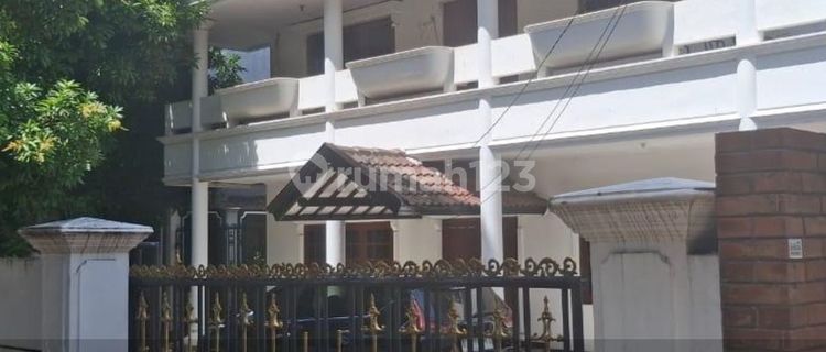 Disewakan Rumah di Cikini bisa Komersil Luas 2000M2 Hanya 2 Miliar/Tahun!! Dijual Hanya 95 Miliar!! Utk Cafe, Resto, Coffee Shop, Etc!! Menteng Jakpus 1