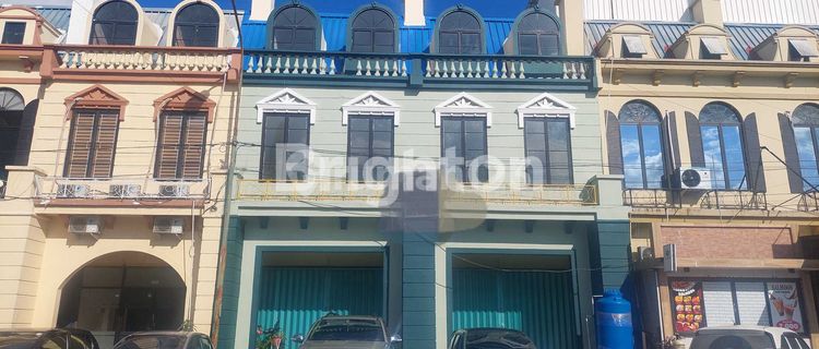 FOR RENT: 2-DOOR, 2-STORY ATTACHED SHOPHOUSE IN BALIKPAPAN BARU 1