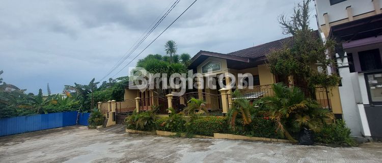RUMAH BESAR DAN CANTIK DI PUPUK BALIKPAPAN 1