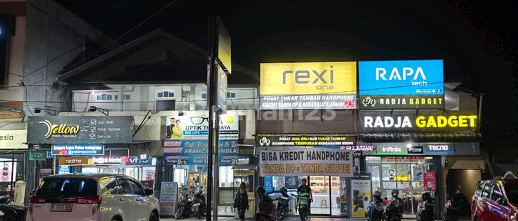 Sell Cheap 4-Door Connected Shop House Strategic Location 1
