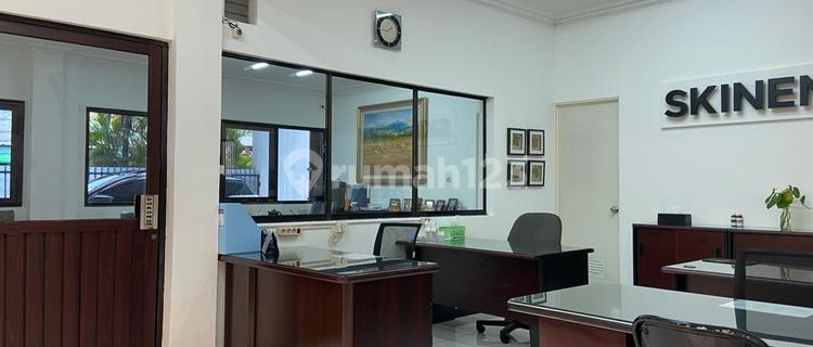 Ready-to-Occupy House/Warehouse with Bonus Office, Strategic Location Near MRT and Busway Gajah Mada in Kerajinan, West Jakarta 1