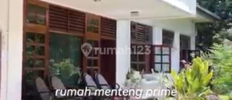 Spacious Well-Maintained House in a Strategic Location in Menteng, Central Jakarta 1