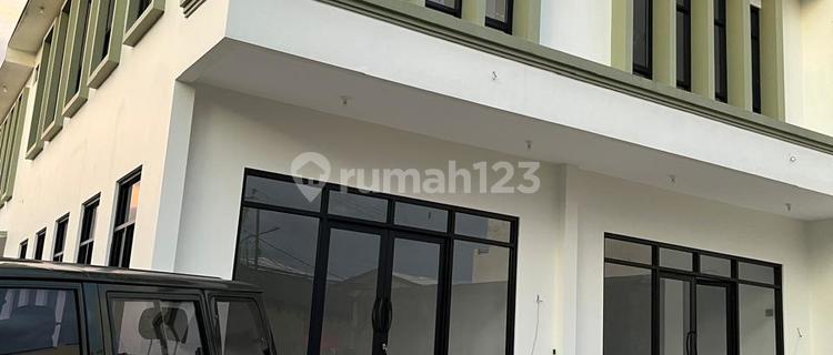 Shop House by the Road, Spacious Parking, Main Road in Tanah Baru Area, Depok, Mahrk085 1
