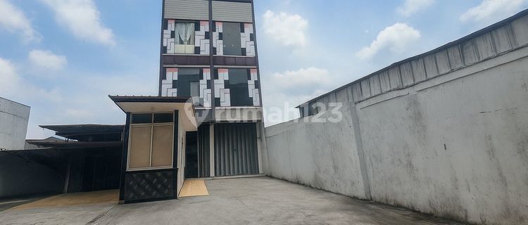 Roadside shop near the toll road in Petukangan Selatan, Pesanggrahan, South Jakarta. 1