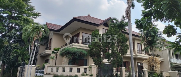 Selling Premium Hook House Graha Fanily Full Furnished 2 Floors 1