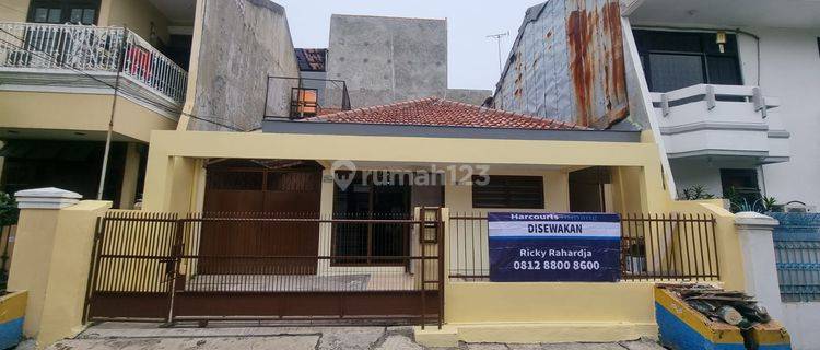 Sewa Rumah 1,5 Lantai di Gelong Baru, Tomang, Jakarta Barat  1