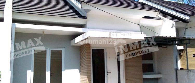 Rumah Minimalis Dekat Akses Jalan Tol di Gresik 1