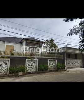 House with Swimming Pool in Medan Tuntungan 1