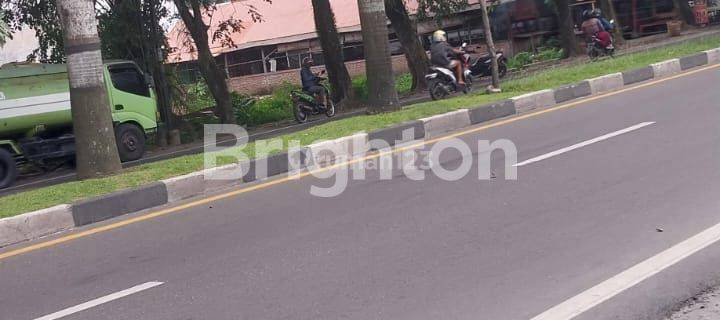 Rumah dan Kamar Kos termasuk Kios 1