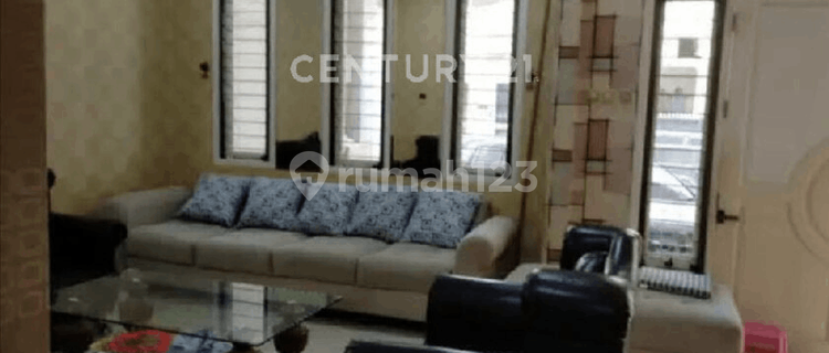 Strategic One Gate Access House in Sunter Indah, North Jakarta 1