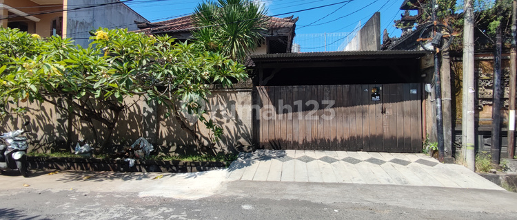 Rumah Renon Denpasar Selatan Tukad Musi Bali SHM Classic Modern 1