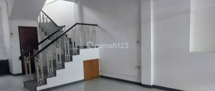 Disewakan Rumah Mangga Besar Siap Huni Ada Carport Loh Hanya 80jutaan 1