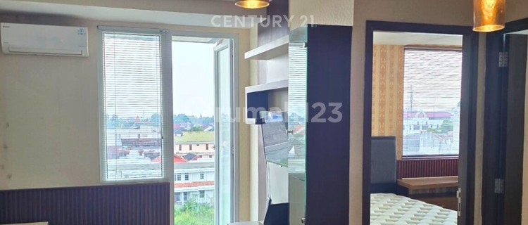 Apartemen 2Br Full Furnish dengan Balkon Dekat Upn 1