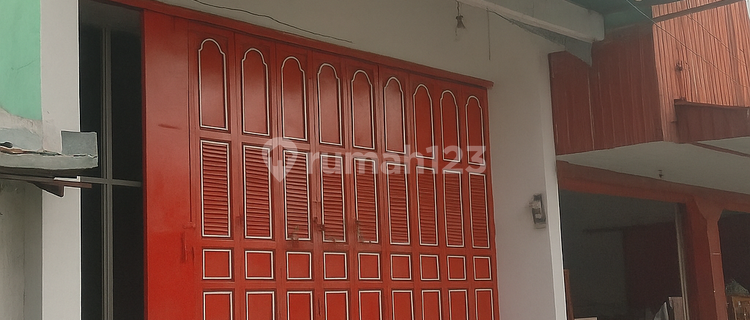 Ready-to-Occupy Shophouse on Karanganyar Street, Dukuhturi, Tegal 1