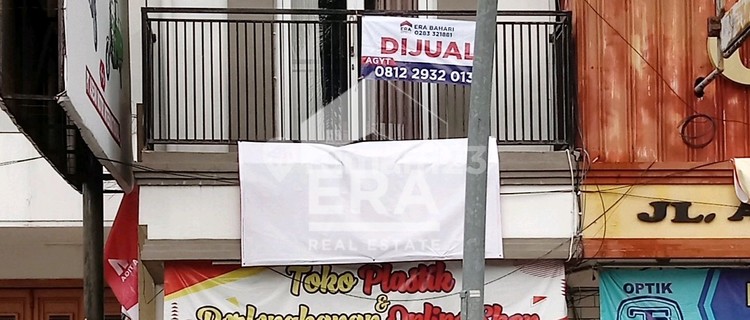 For sale, three-story shop house ready to occupy, located on Jalan Ar Hakim, Tegal. 1