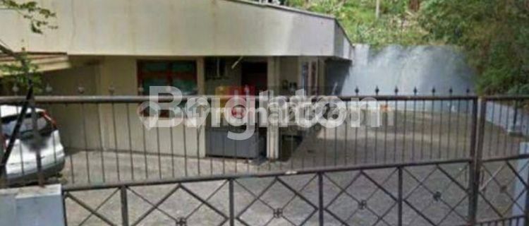 *DI JUAL RUMAH KONDISI  KOSONG DI BUKIT SARI LUAS 764 M  SEMARANG ATAS,  DIHITUNG HARGA TANAH SAJA 1