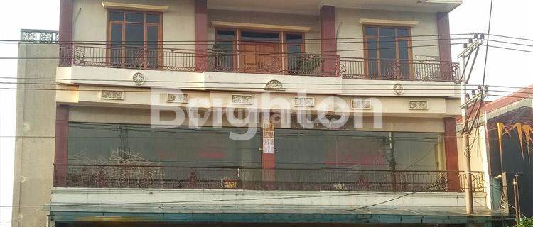 FOR SALE / FOR RENT SHOPHOUSE / LUXURY 3-STORY SHOWROOM ON MAJAPAHIT MAIN ROAD, A PROTOCOL ROAD IN SEMARANG CITY 1