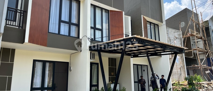 Rumah 2 Lantai Eksklusif Berfasilitas Dekat Mall 1