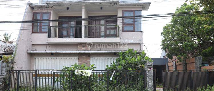Ruko Strategis 2 Lantai & 1 Rumah di Sumbersari, Jember 1