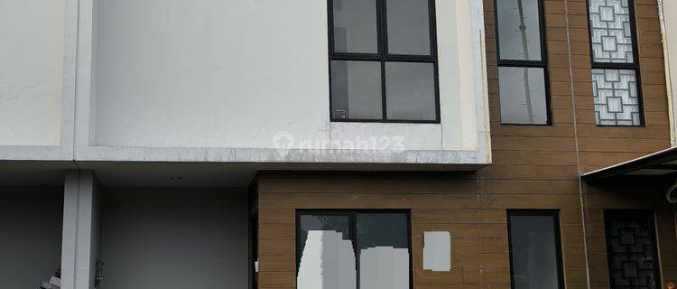 Rumah DIjual di Puri lokasi dekat tol kalideres,stasiun kalideres 1