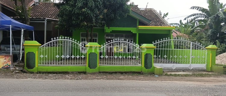 Ready-to-Occupy House at an Affordable Price on Damar Island, Lampung 1