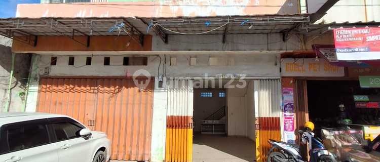 Two-story shop house on Pulau Damar Street, Lampung 1