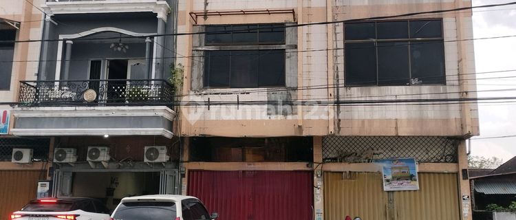 3-Storey Shop House City Center Location Heavy Traffic. 1