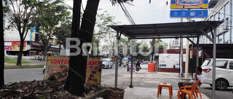 rental of a shop house in front of the beautiful Malina villa 1