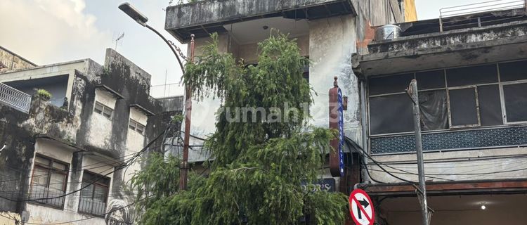SHOPHOUSE ON GAJAH MADA STREET 1