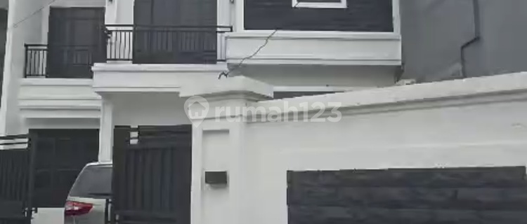 Bumi Cengkareng Permai 2-Story House, Flood-Free, 3-Car Carport 1