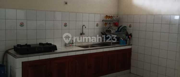 House with a Large Plot of Land. In Kliwon Kuningan Village, Very Suitable for a Vacation Home, Also Can Be Made into a Homestay or Hotel. 1