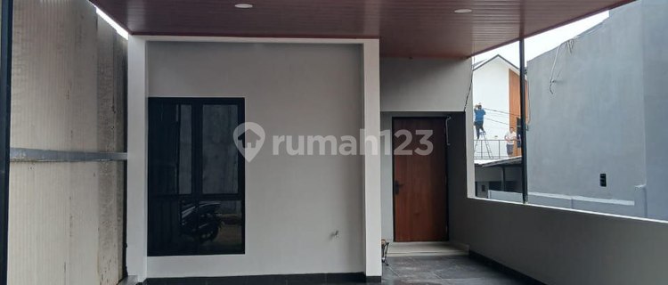 Rumah modern di selatan jakarta sangat strategis 1