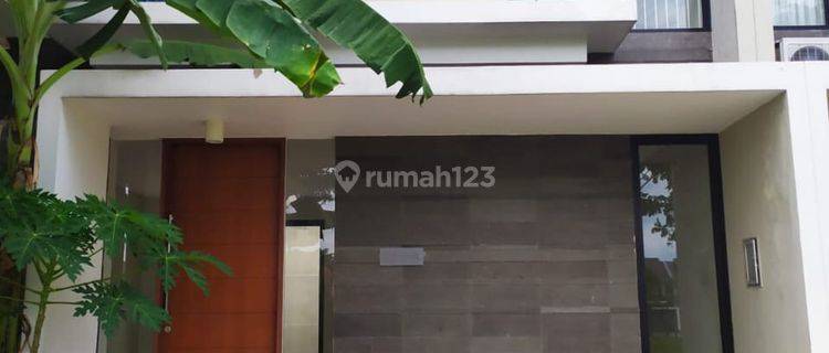 Disewakan Rumah Northwest Lake Citraland 2 Lantai 2+1 Kamar Hadap Danau 105m 2 Ac Dekat Universitas Ciputra Dan Pakuwon Mall 1