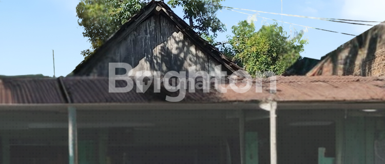 Maximized luck has been proven, strategic for all businesses. House on the side of an alternative inter-provincial road in the Nganjuk area. 1