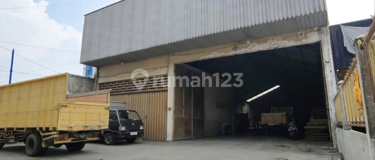 Gudang Tengah Kota Siap Huni di Soekarno Hatta Malang 1