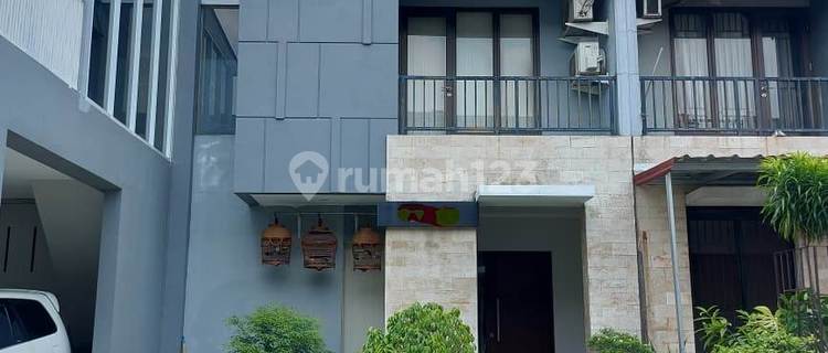 House in Premier Riviera Jatinegara East Jakarta 1