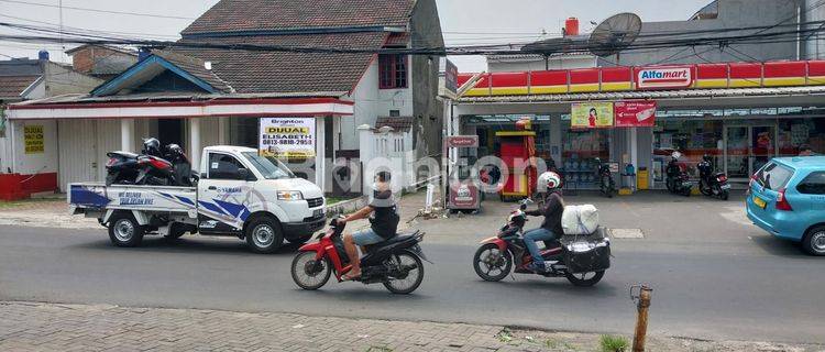 Dijual Tempat Usaha 1,5 Lantai di Karang Tengah, di jalan yang ramai, cocok untuk tempat usaha. 1