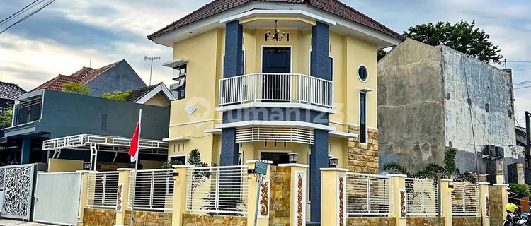 Rumah Mewah Hook 2 Lantai Jombang Siap Huni 1