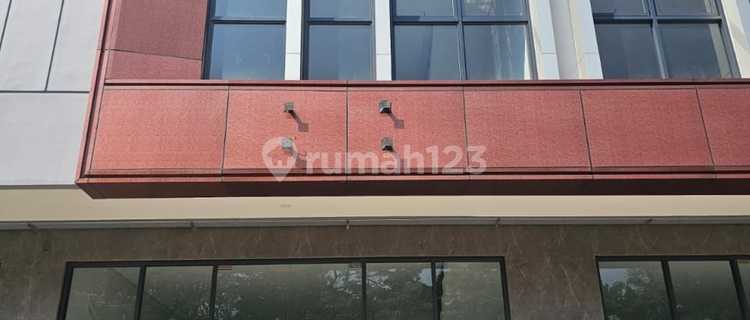 For Rent: 3-Story Front Row Shop House in Kota Wisata Cibubur, Opposite Eka Hospital 1