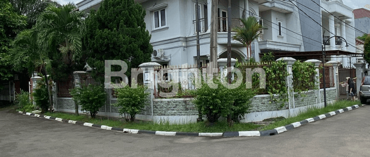 Dijual Cepat Harga 7 M Rumah Hoek Ditaman Laguna 1
