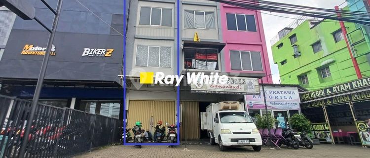 For Rent 3-Story Shop House Near Campus and Transjakarta Bus Stop 1